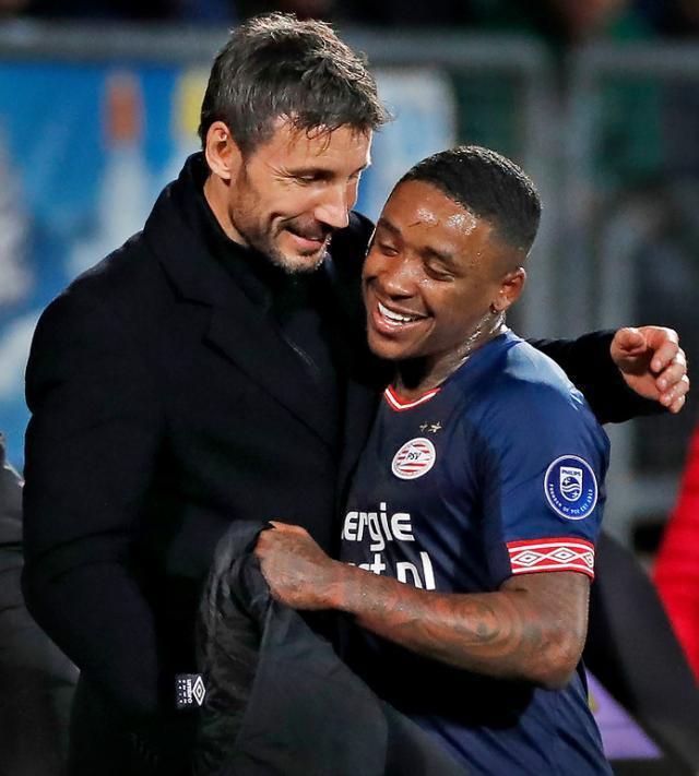 场观众瞠目 场观众瞠目